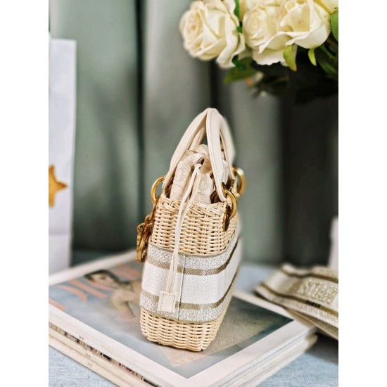 Tote book