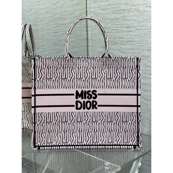 Tote book