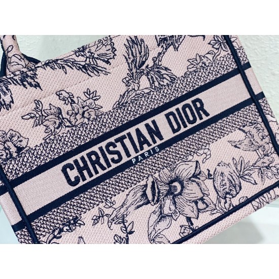 Tote book