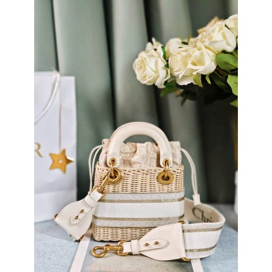 Tote book
