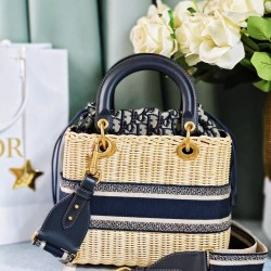 Tote book
