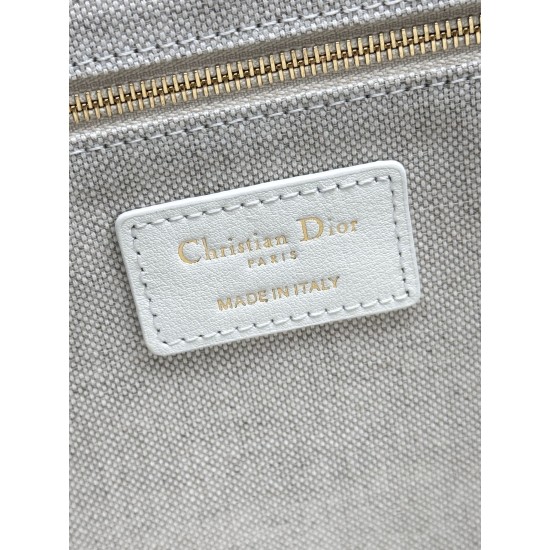 Tote book