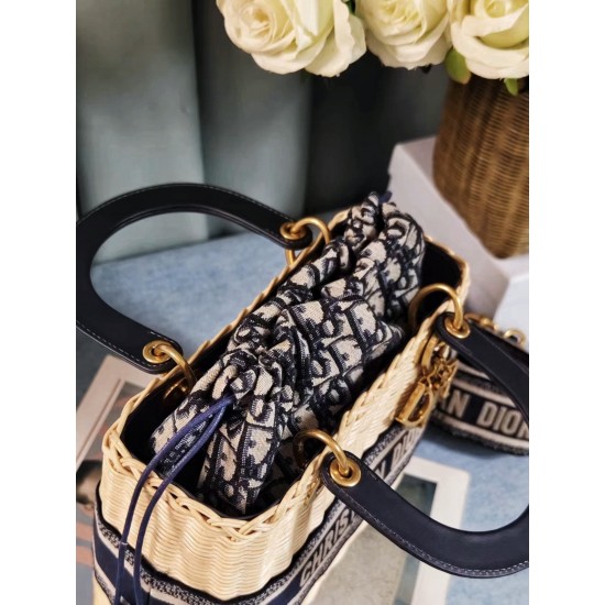 Tote book