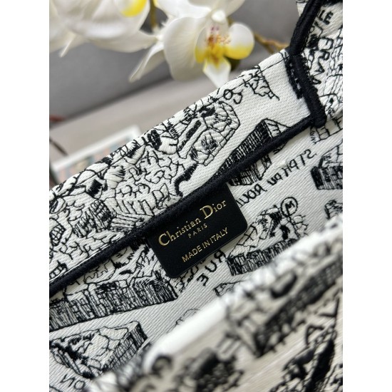 Tote book
