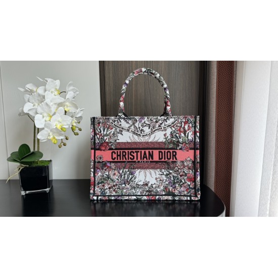 Tote book