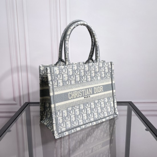 Tote book