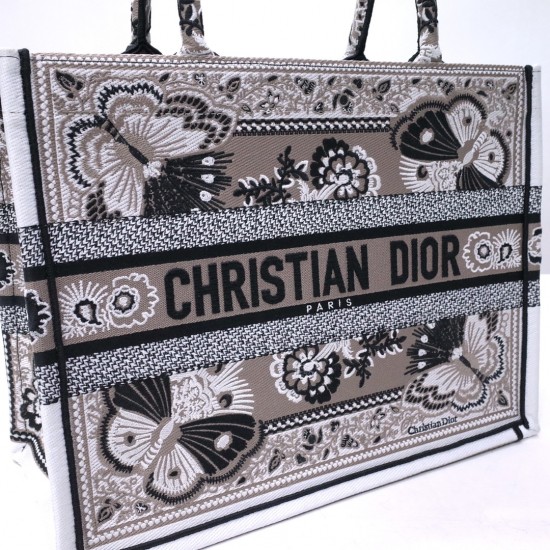 Tote book