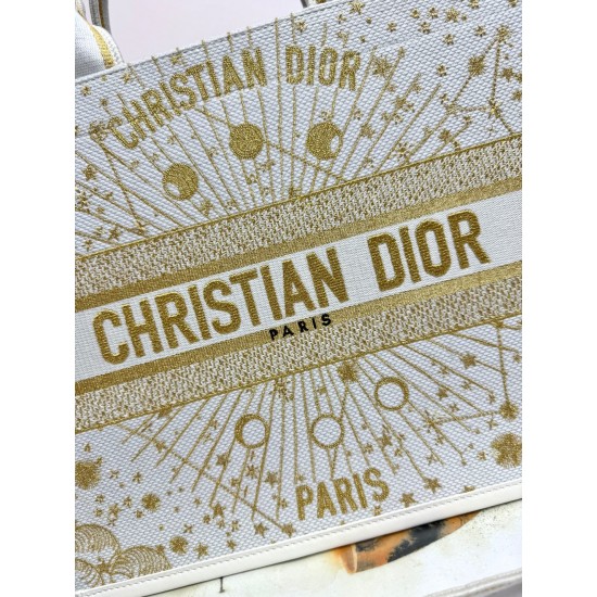 Tote book