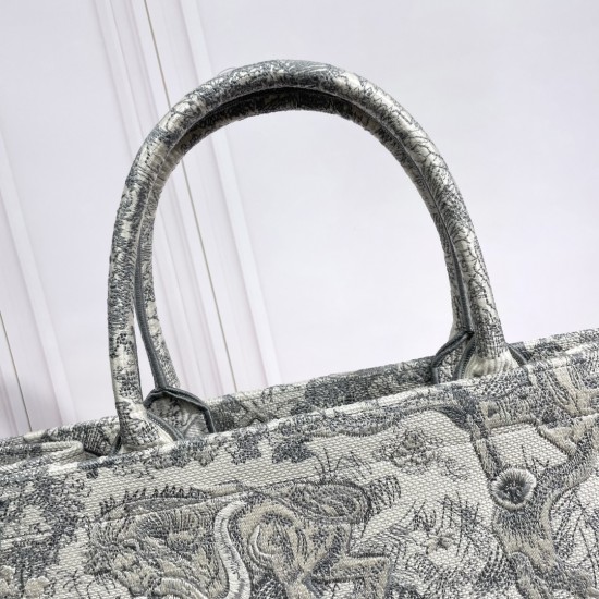 Tote book
