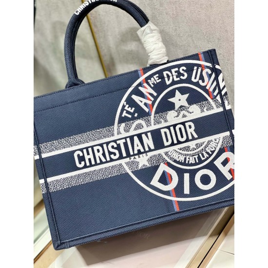 Tote book