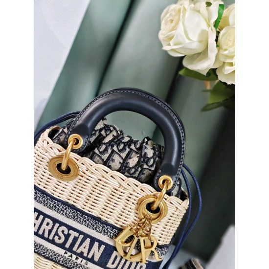 Tote book