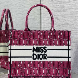 Tote book
