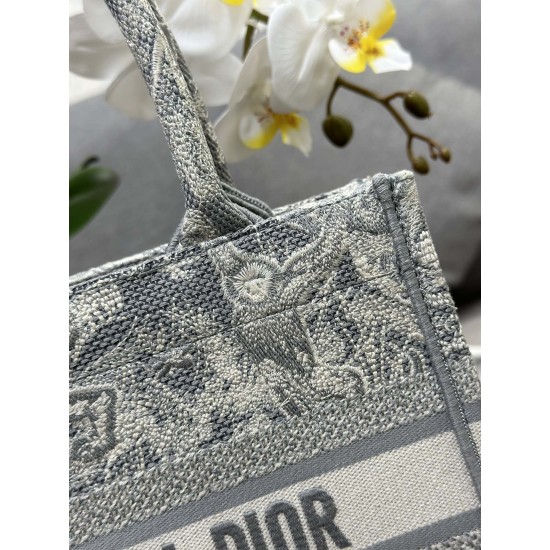 Tote book