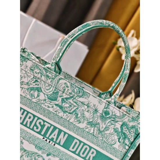 Tote book