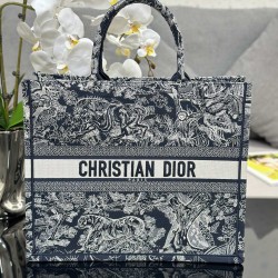 Tote book