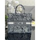 Tote book