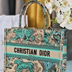 Tote book