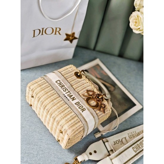 Tote book
