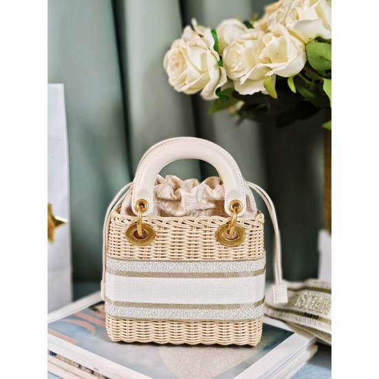 Tote book