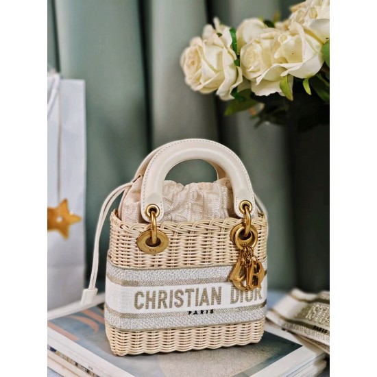 Tote book