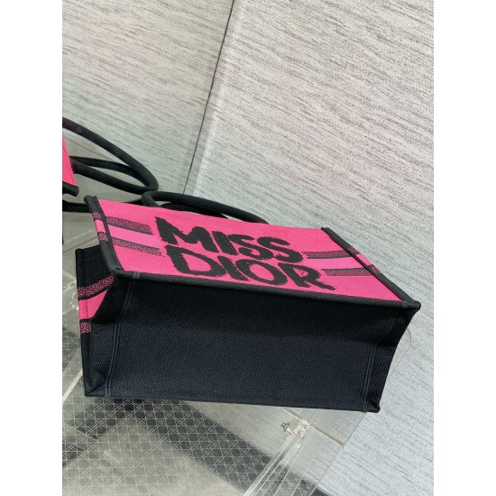 Tote book