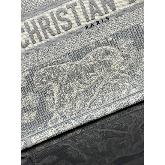 Tote book