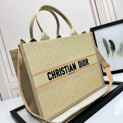 Tote book