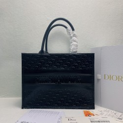 Tote book