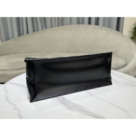 Tote book