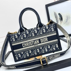 Tote book