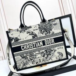 Tote book