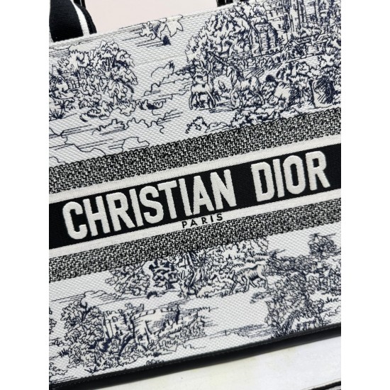 Tote book