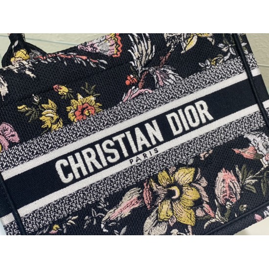 Tote book