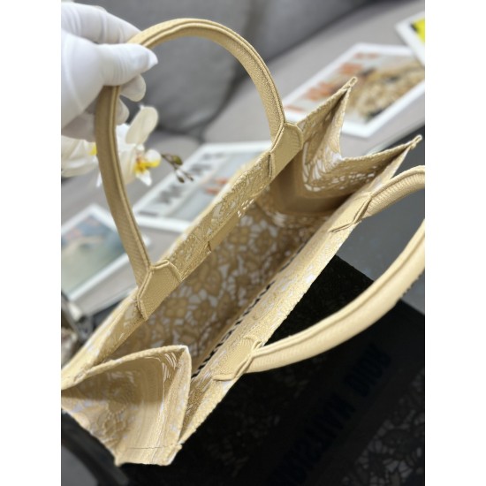 Tote book