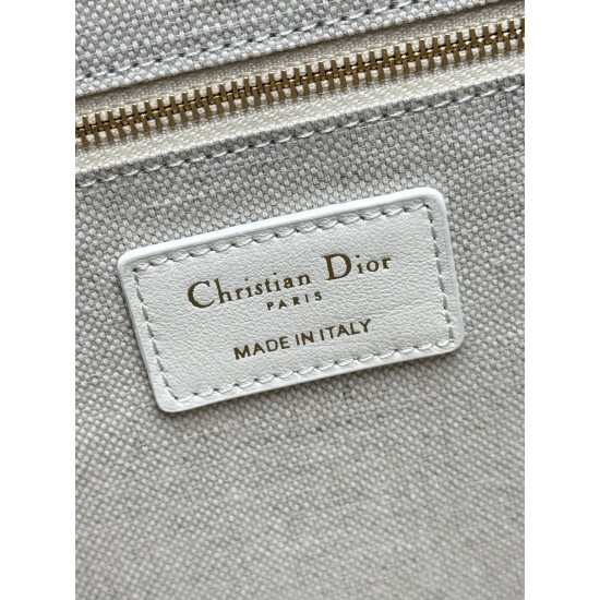 Tote book