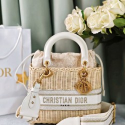 Tote book