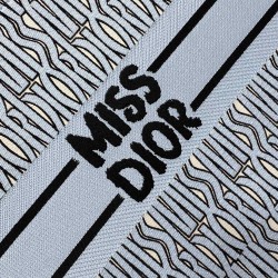 Tote book