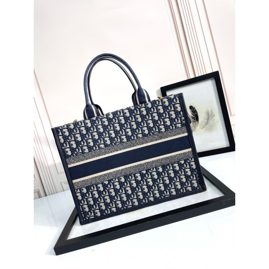Tote book