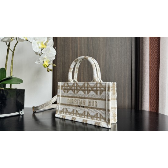 Tote book