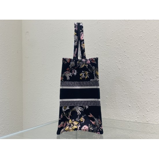 Tote book