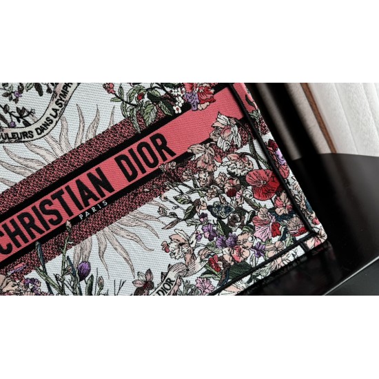 Tote book Tote book