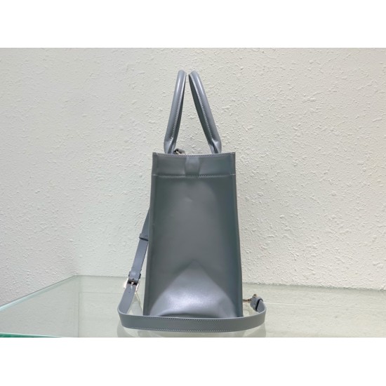 Tote book