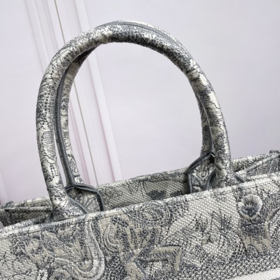 Tote book
