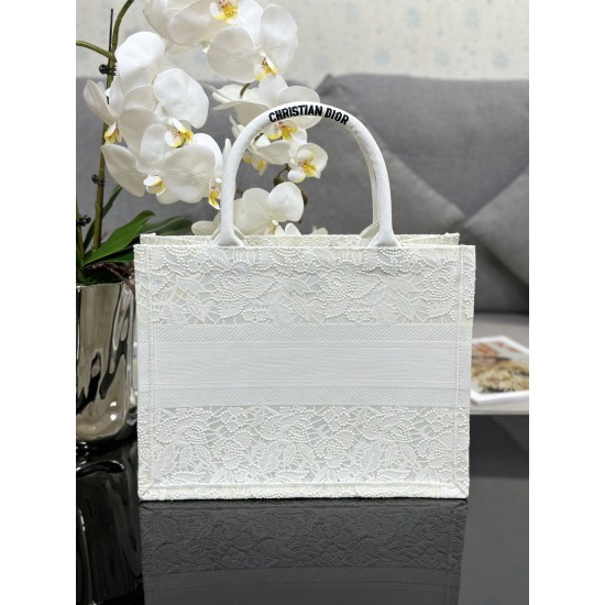 Tote book