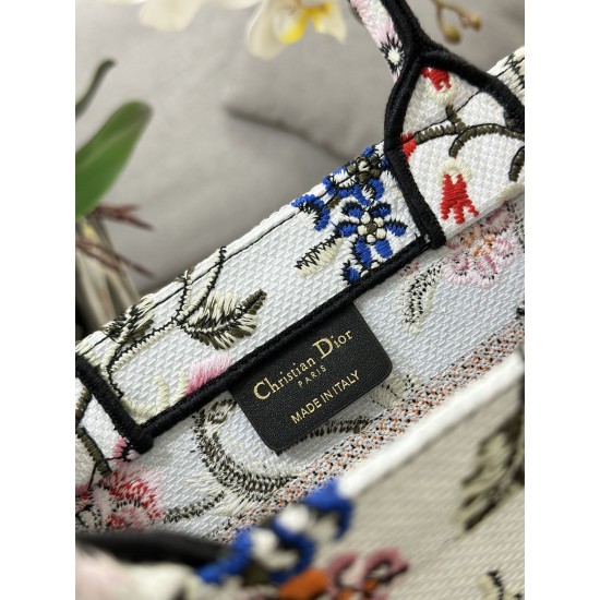 Tote book Tote book