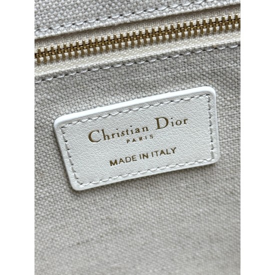 Tote book