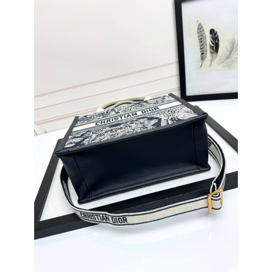 Tote book