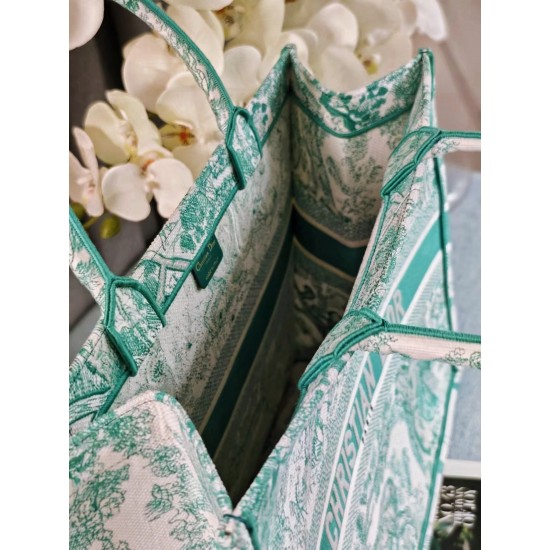 Tote book
