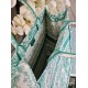 Tote book