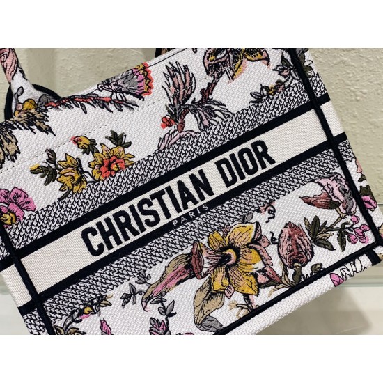 Tote book